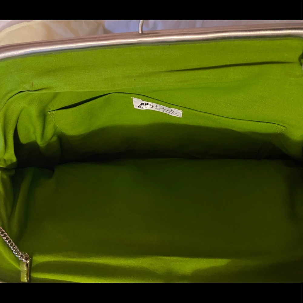 BN - Green clutch with a chain strap for shoulder - Picture 3 of 8